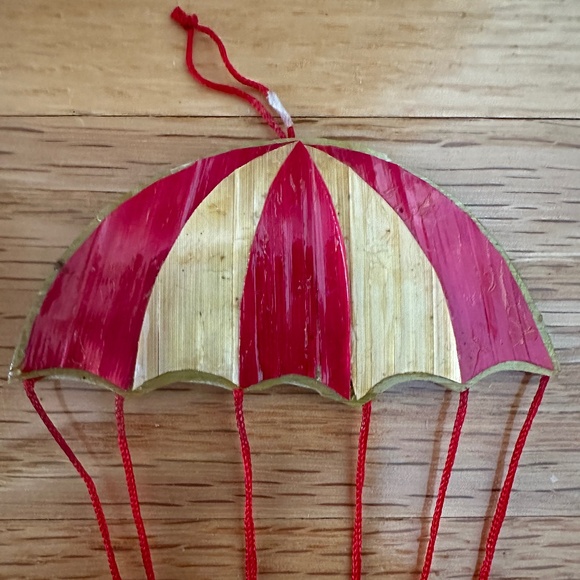 Vintage Wood Veneer Christmas Tree Ornaments Balloon Santa Parachute Church - Picture 2 of 16